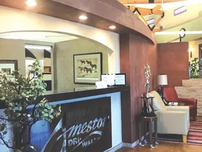 Amestoy – Featuring Modern Wall. A New Re-stucco Division past work